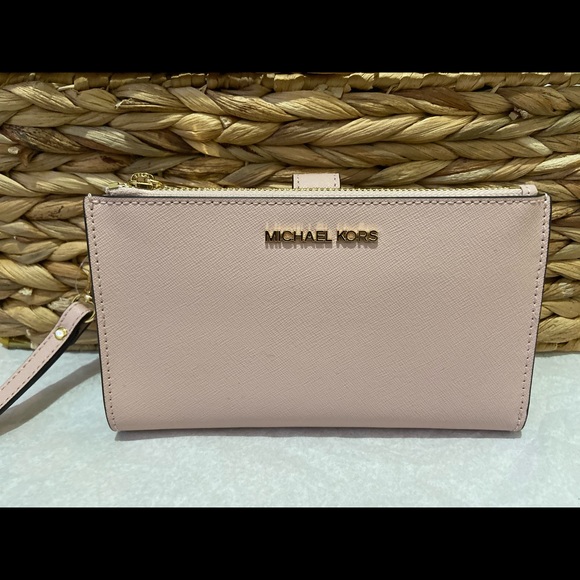Michael Kors Double Zipper Wallet Accented in Gold - Picture 1 of 4